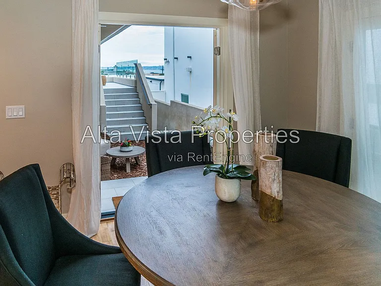 5606 Dolphin Pl — Photo 17