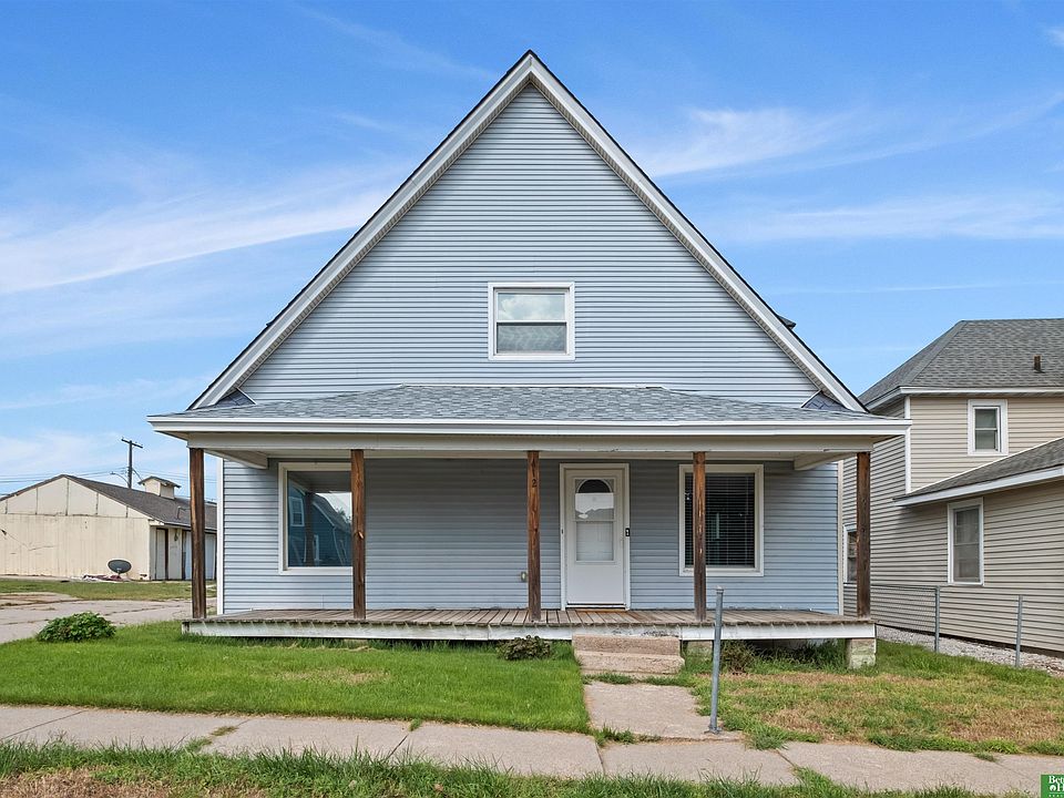 1st image of 412 2nd St