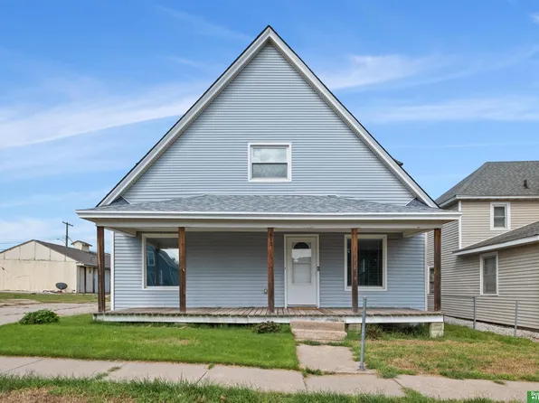 412 2nd St, Milford, NE 68405