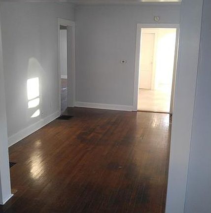2nd image of 905 N Dequincy St