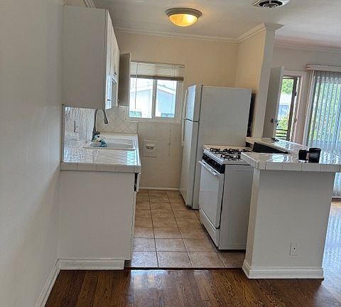 3rd image of 1229 N Spaulding Ave #11400552