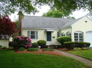 22 Wescroft Rd, Reading, MA 01867