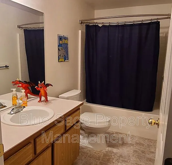 1712 W Durham Dr — Photo 13