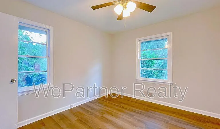 2744 Fairlane Dr SE — Photo 9
