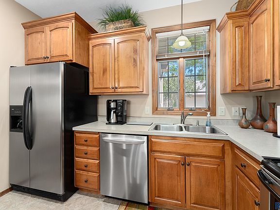 5th image of 725 E 70th Pl