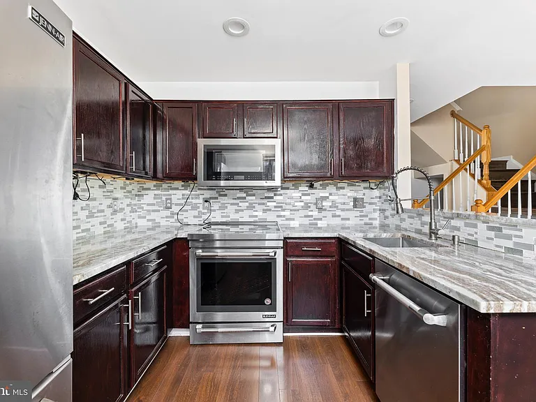 3343 Cape May Ct — Photo 18