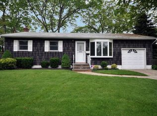 341 Silver St, West Babylon, NY 11704