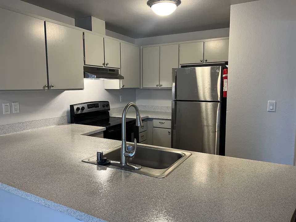D Place Apartments