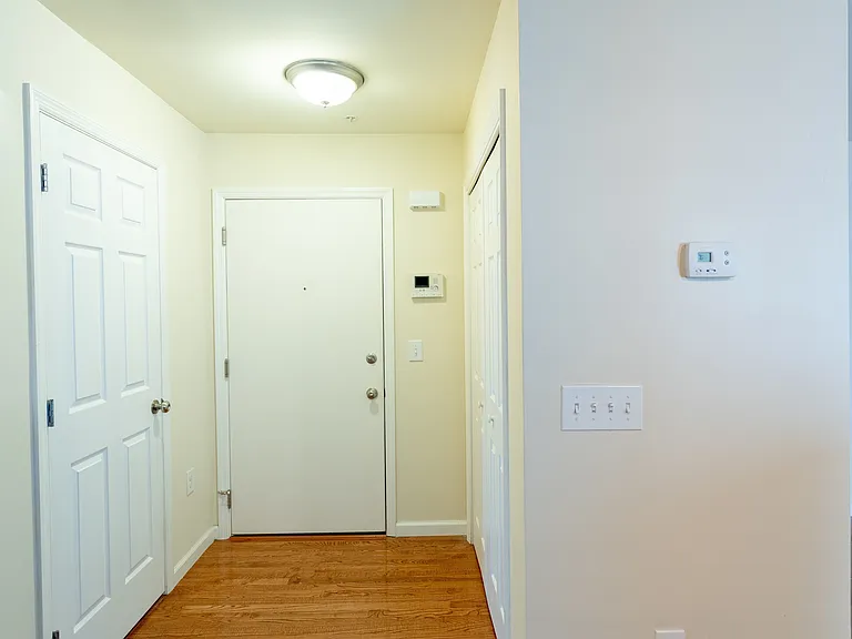 Madison Ave Apartments — Photo 10