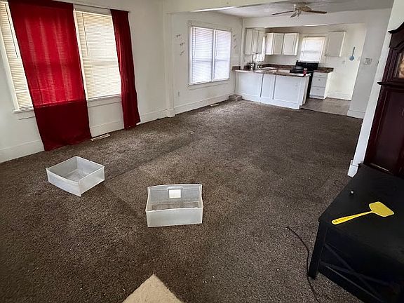 3rd image of 1852 E Johns Ave