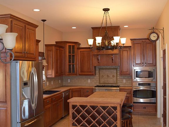 4th image of 133 Bradwood Dr