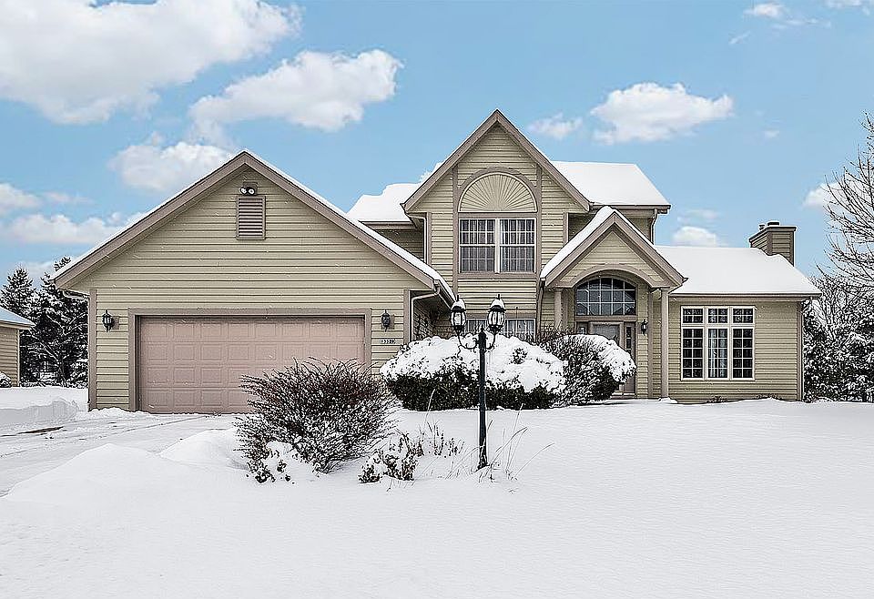1st image of 13520 W Foxwood Dr
