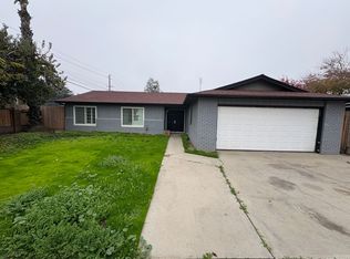 1937 S Chinowth St, Visalia, CA 93277