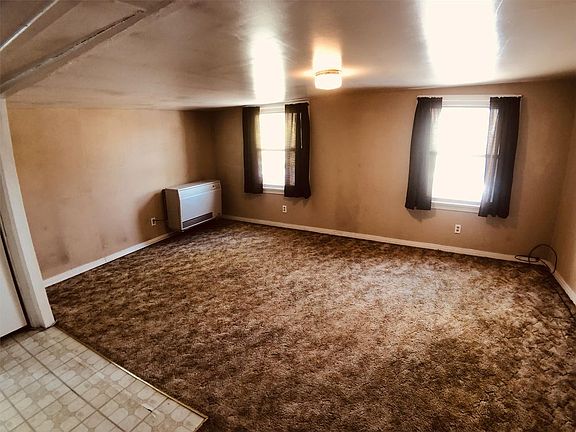 3rd image of 10 Lincoln Ave APT 3