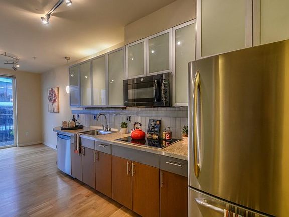 3rd image of 3105 Western Ave #611