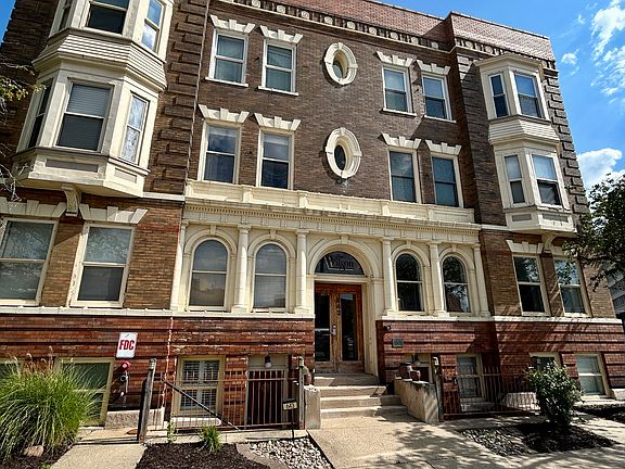 3rd image of 643 Fort Wayne Ave APT F