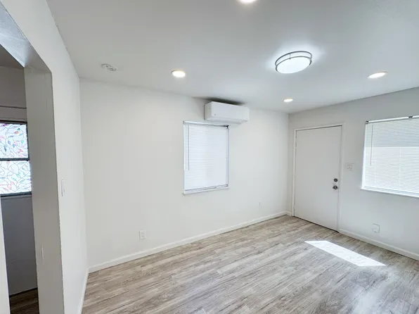 2820 32nd Ave APT B, Sacramento, CA 95824