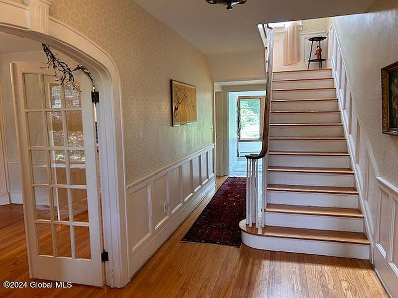 5th image of 1390 Keyes Avenue