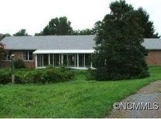 10 Pleasant View Dr, Mills River, NC 28759