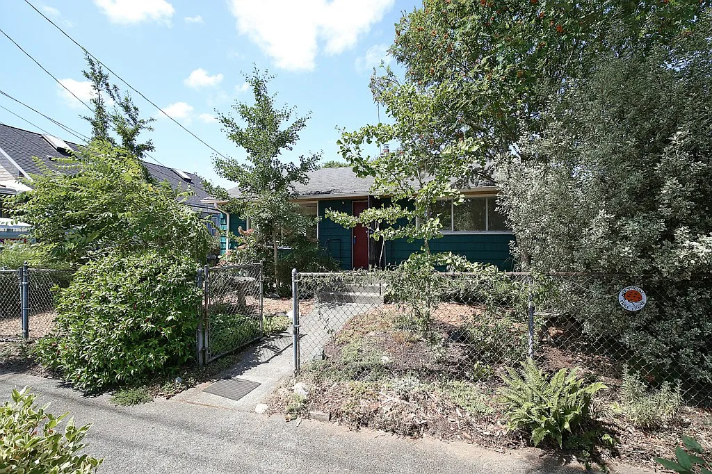 7609 48th Ave S photo 1