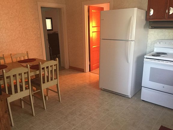 4th image of 400 Lake Dr