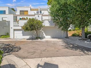 190 N Singingwood St UNIT 14, Orange, CA 92869