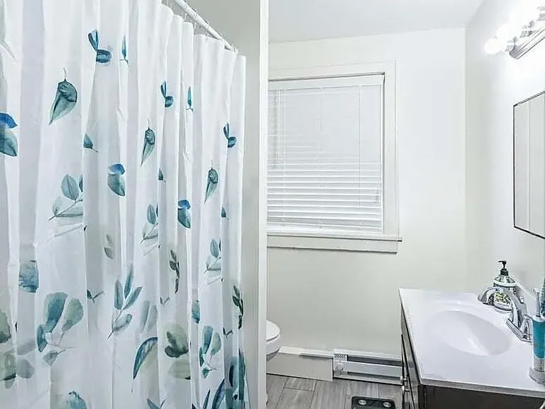 914 Main St #2 — Photo 3