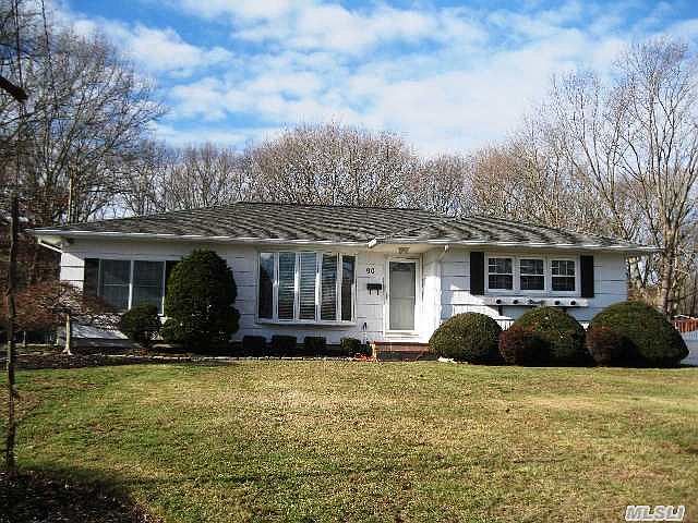 1st image of 90 Andreano Ave