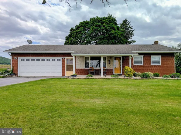 796 Lighthouse Rd, Breezewood, PA 15533