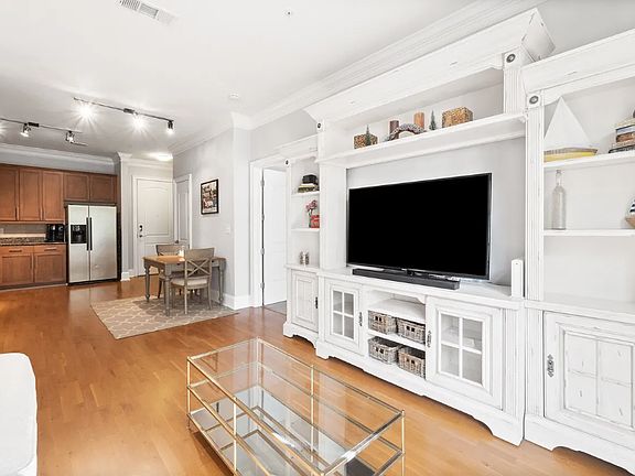4th image of 1055 Piedmont Ave NE Unit 205