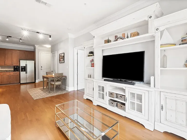 1055 Piedmont Ave NE #205 — Photo 4