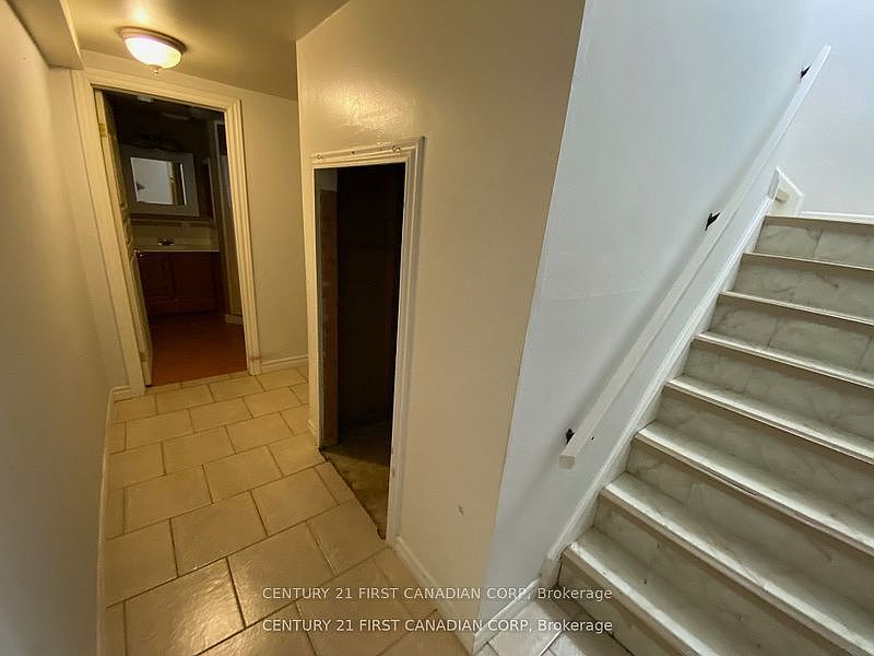 London Townhouse for rent - 3 Bedrooms — photo 7