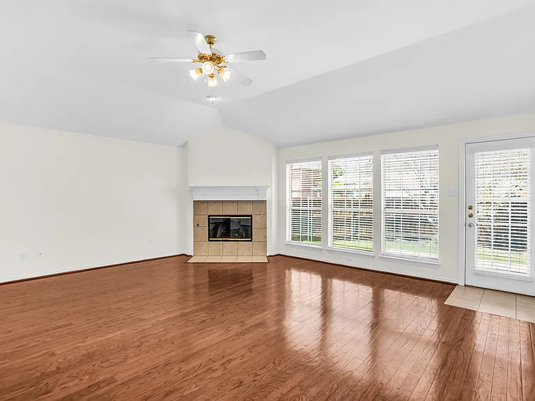 11342 Mansfield Dr — Photo 14