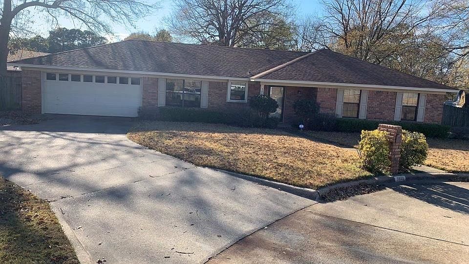 1st image of 3805 Eastwood Cir