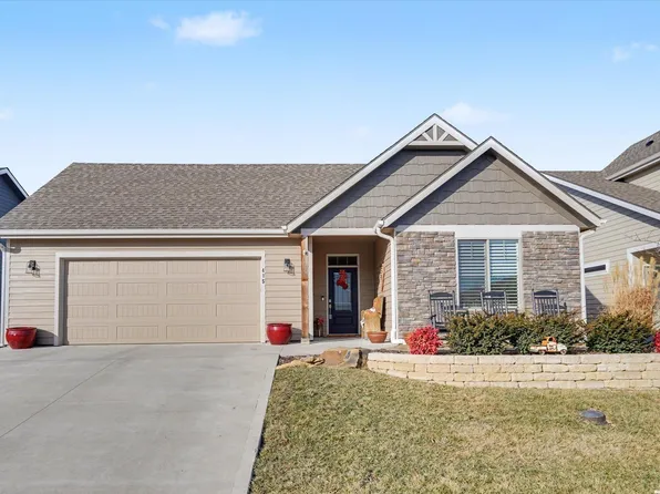415 N Daylily Dr, Lawrence, KS 66049