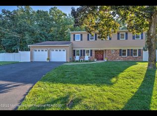 2 Old Bridge Pl, Howell, NJ 07731