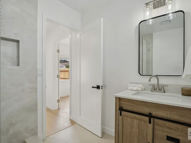9203 Chaney Ave — Photo 13