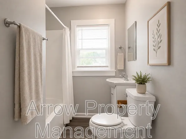 2800 P St APT 5, Lincoln, NE 68503