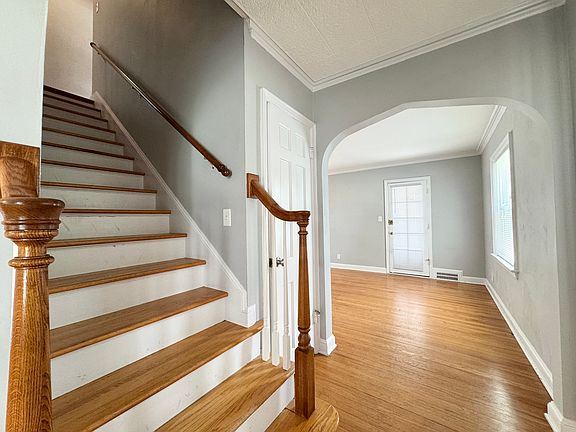 3rd image of 738A E Meyer Blvd #A
