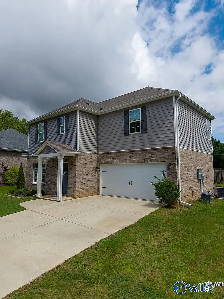 4 bed, 2.5 bath, 1510 sqft, $1,625 — Photo 1