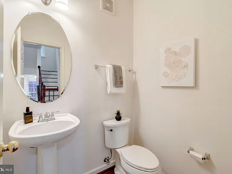 4479 Beacon Grove Cir #B — Photo 9