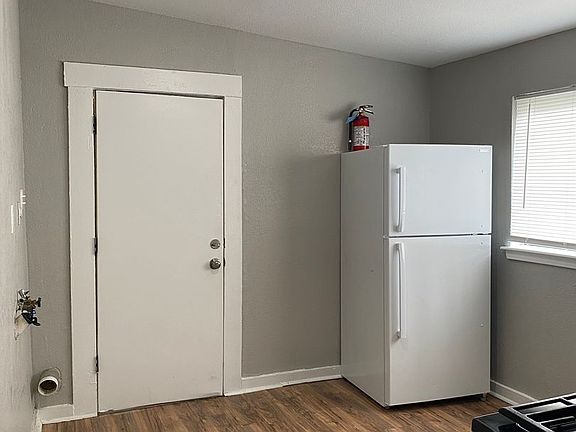 4th image of 1517 El Paso St