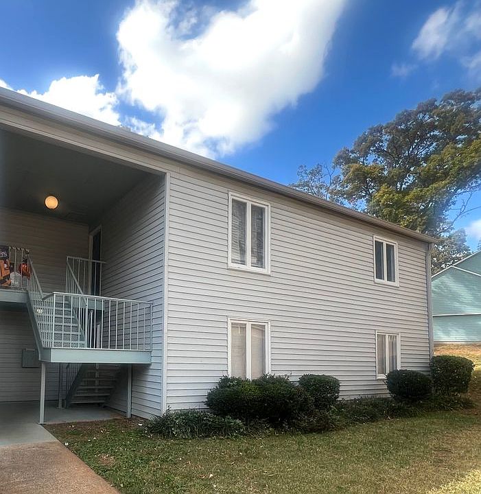 2nd image of 2020 Stoney Point Ln Unit 66