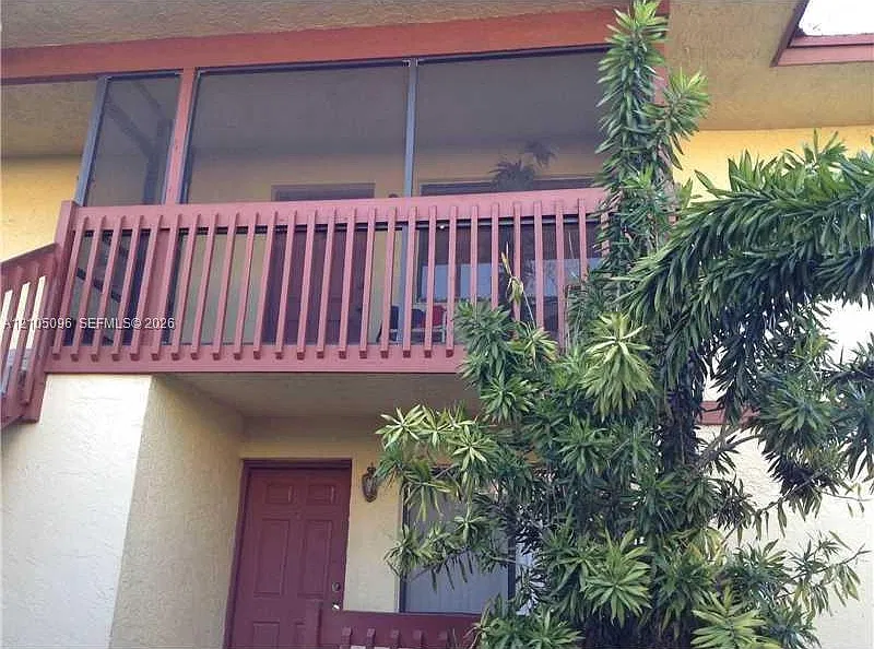 2058 NW 43rd Ter #8