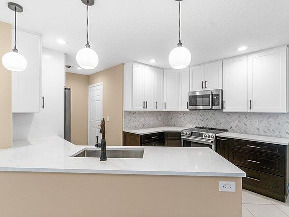 3rd image of 23458 Torre Cir
