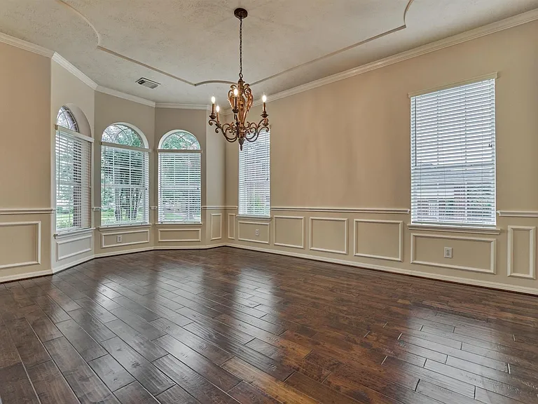 6615 Haughton Dr — Photo 7