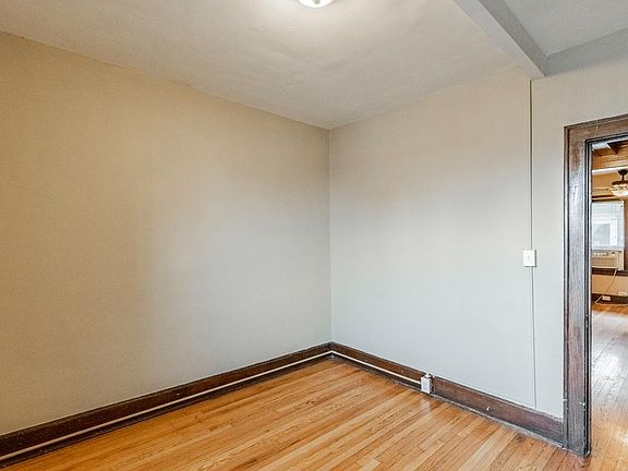 4th image of 2464 Harney St APT 36