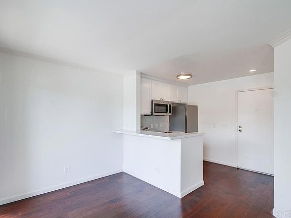 5th image of 3950 Cleveland Ave Unit 215