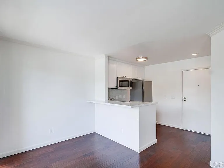3950 Cleveland Ave #215 — Photo 5