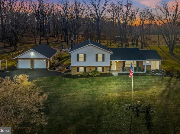 199 Dove Ln, Falling Waters, WV 25419